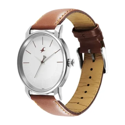 Fastrack Stunners Quartz Analog Silver Dial Leather Strap Watch