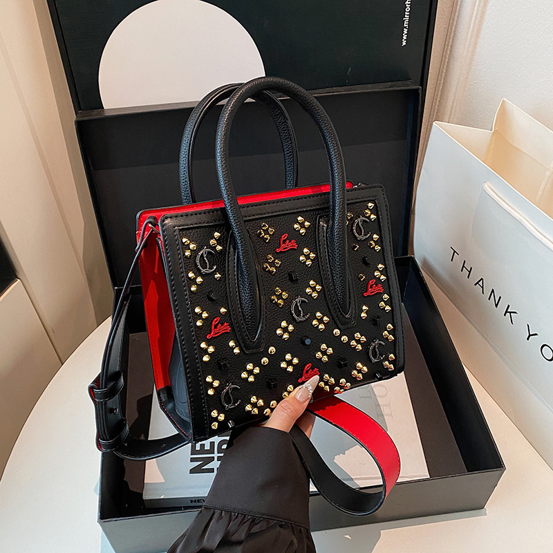 Large Capacity Single Shoulder Bag