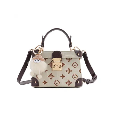 Retro-style niche embroidered box bags 