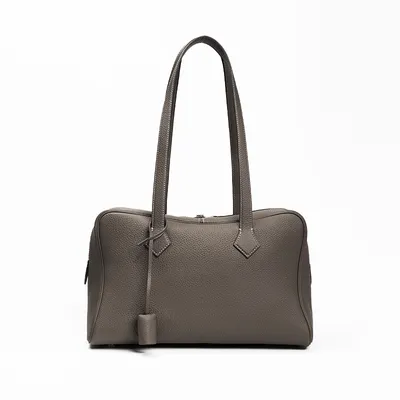 Luxurious top-grain leather commuter bag
