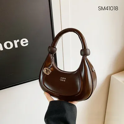 Hand-Held Armpit Bag