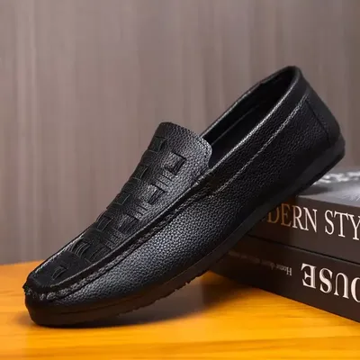 COMFORTABLE SOFT-SOLED LOW-TOP LOAFER