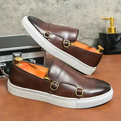 DOUBLE-BUTTON FLAT FOOT LOAFER
