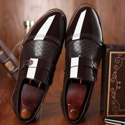 MEN'S EMBOSSED LEATHER SHOES