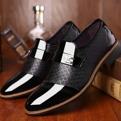 MEN'S EMBOSSED LEATHER SHOES