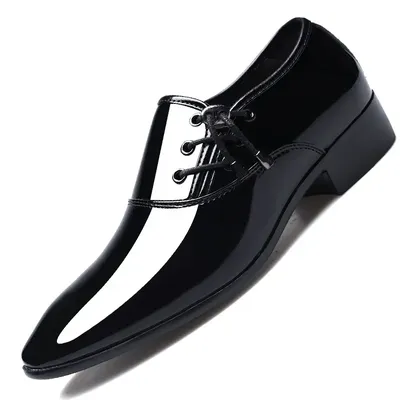 CLASSIC PATENT LEATHER SHOES