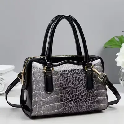 NEW SPARKLING HIGH QUALITY HANDBAG