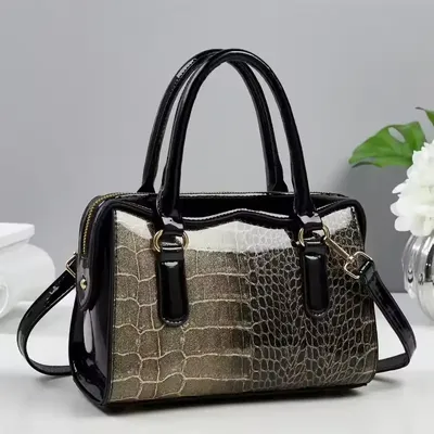 A CASUAL FASHIONABLE BAG