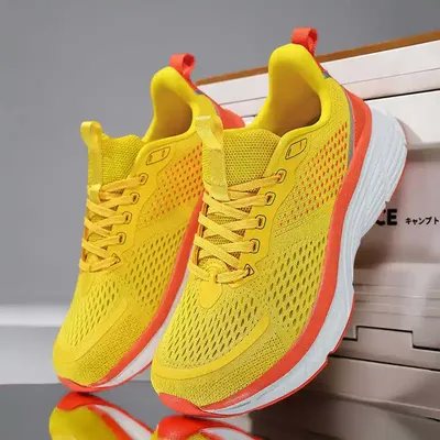 BREATHABLE CARBON PLATE SPORTS SHOES