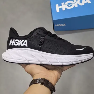 HOKAS CARBON BONDI LIGHTWEIGHT RUNNING SHOES