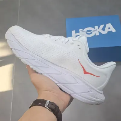 HOKAS CARBON BONDI LIGHTWEIGHT RUNNING SHOES