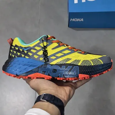 CUSHIONED RUNNING SHOES