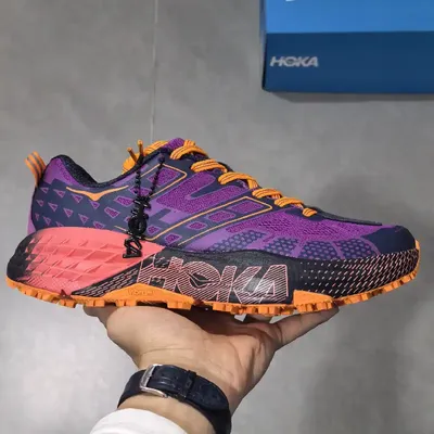 CUSHIONED RUNNING SHOES