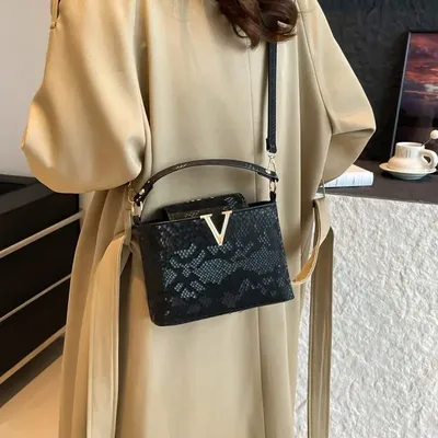 New Solid-color Snake-print Nylon-lined Zipper PU Shoulder Bag