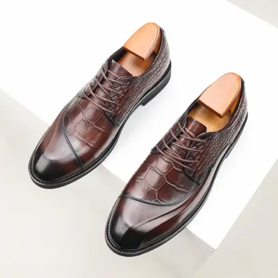 EMBOSSED COMMUTER MEN'S SHOES
