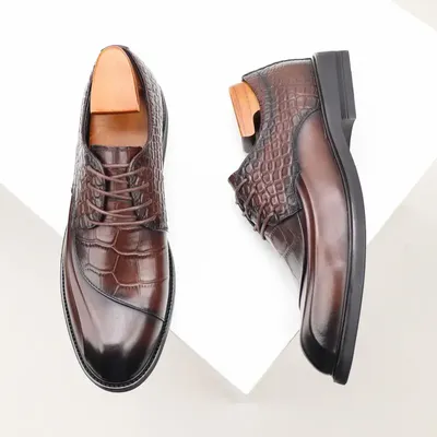 EMBOSSED COMMUTER MEN'S SHOES