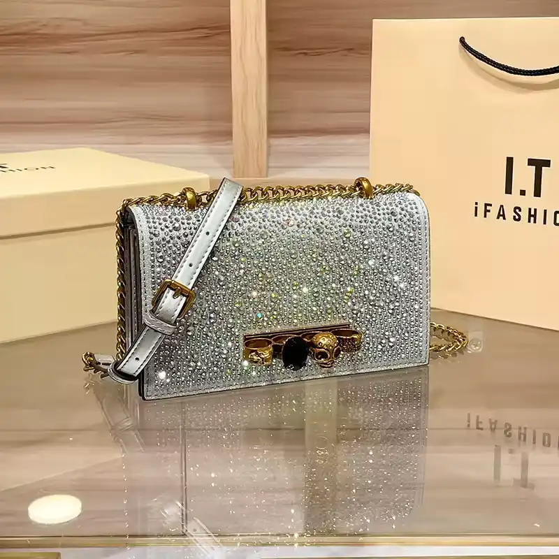 HIGH-END FUR RHINESTONE BAG
