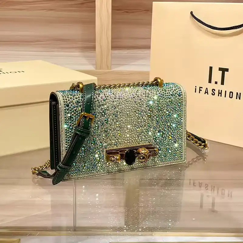 HIGH-END FUR RHINESTONE BAG