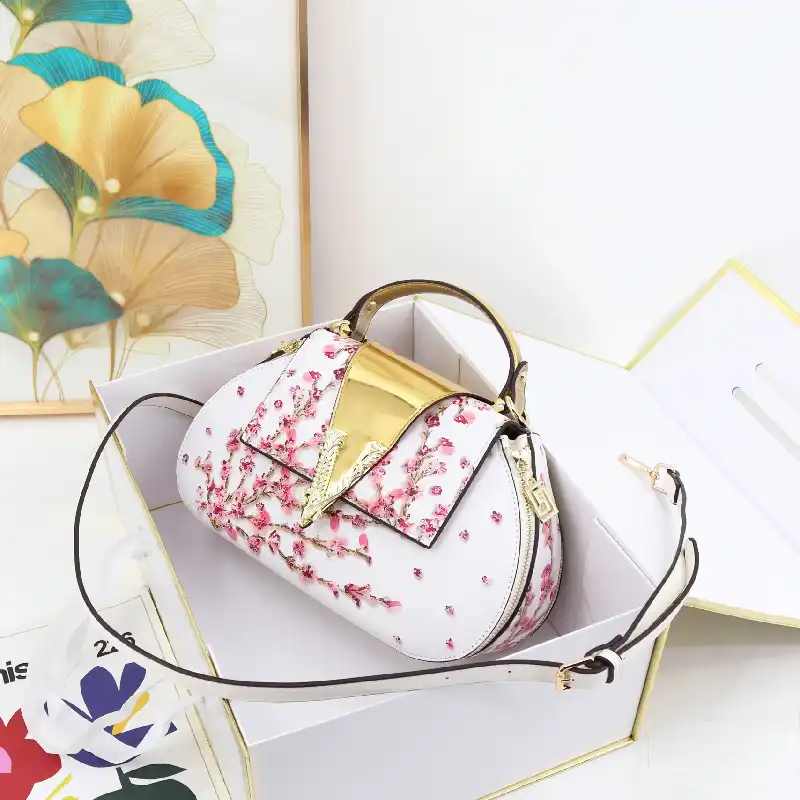 PRINTING V METAL LADIES BAG