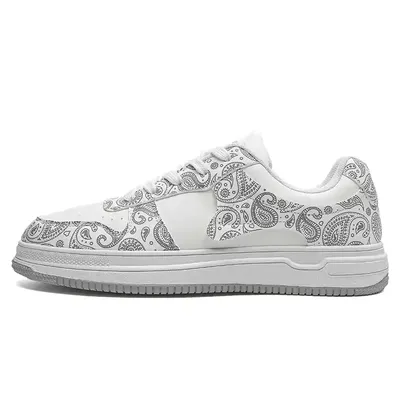 COMFORTABLE WALKING STYLE SNEAKERS