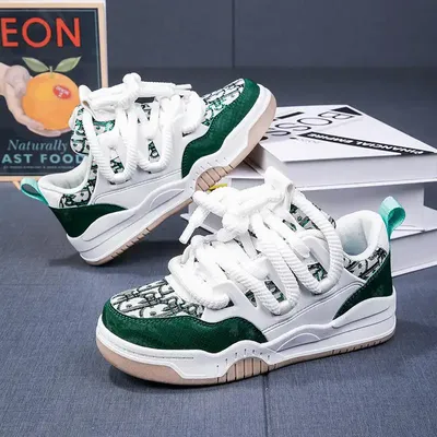 LACE-UP CLOSURE FASHIONABLE SHOES
