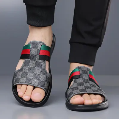 COMFORTABLE SUMMER SLIPPERS 