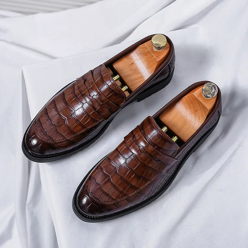 Fashion toe crocodile leather shoes