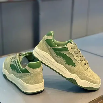SPORTY RETRO WALKING SHOES