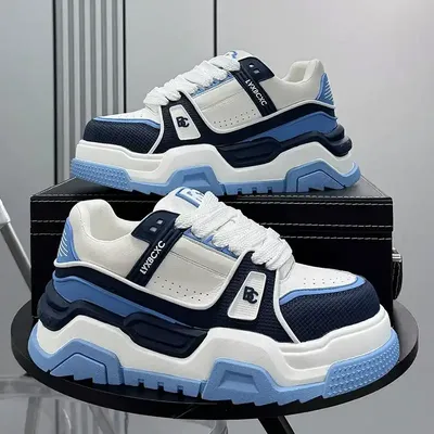 OUTDOOR HIKING AND MOUNTAINEERING SHOES