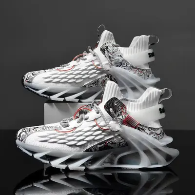COMFORTABLE SPORTS SHOES