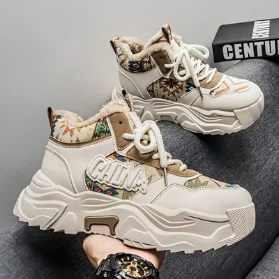 BREATHABLE WALKING SHOES 