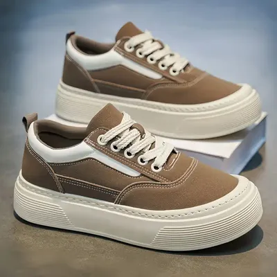 FASHIONABLE AND CASUAL SHOES