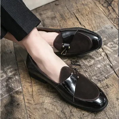 LEATHER SHOES WITH VERSATILE BUCKLES