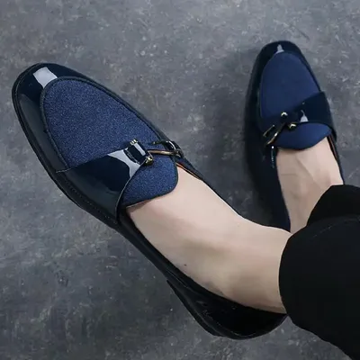 LEATHER SHOES WITH VERSATILE BUCKLES