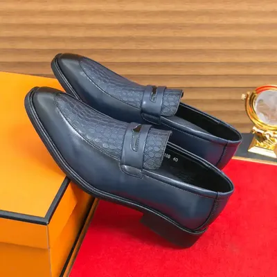 CASUAL COMFORTABLE LOAFERS