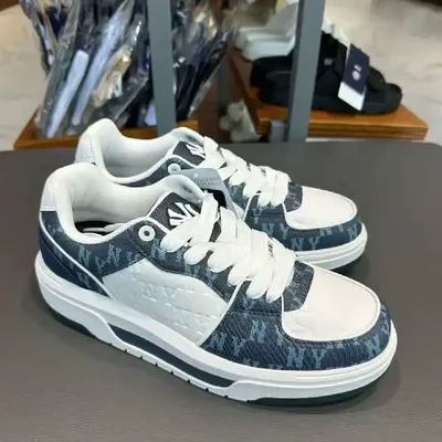 NY YANKEES STYLE SHOES