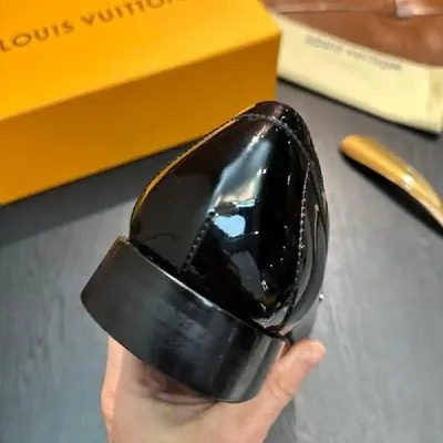 LOUIS VUITTON LOAFER 
