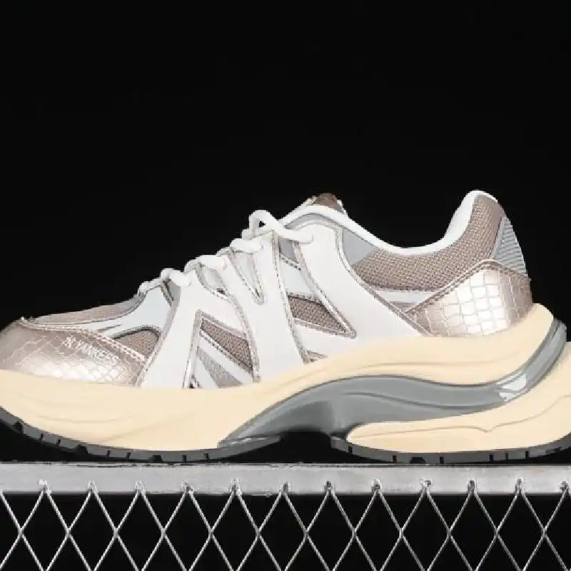 MLB ACE RUNNER NEW YORK YANKEES METALLIC GOLD 1:1