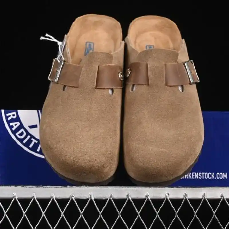 BIRKENSTOCK BOSTON CLOGS FADED KHAKI