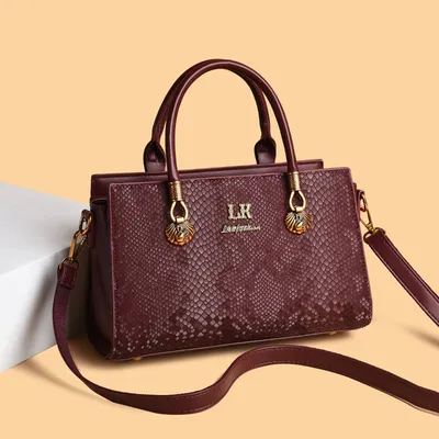 Timeless Design Classic Tote Purse