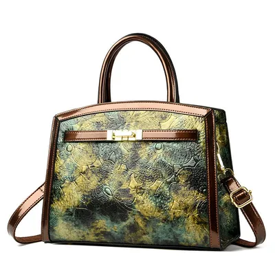 Royal Beauty Modern Tote Edition