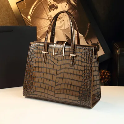 Royal Breeze Classic Handbag