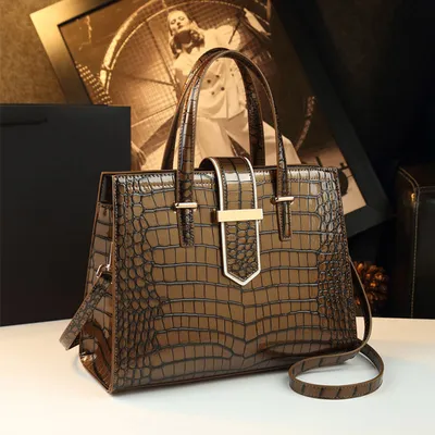 Royal Breeze Classic Handbag