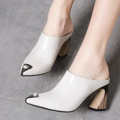 LADIES FASHIONABLE AND CASUAL SLIP ON SHOES