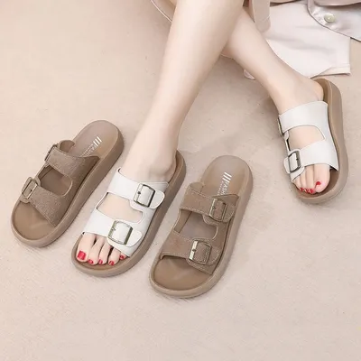 SOFT SOLED VERSATILE FASHIONABLE SANDALS