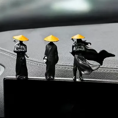 Samurai Warrior Dashboard Ornament – Japanese Style Car Decoration ⚔️🖤