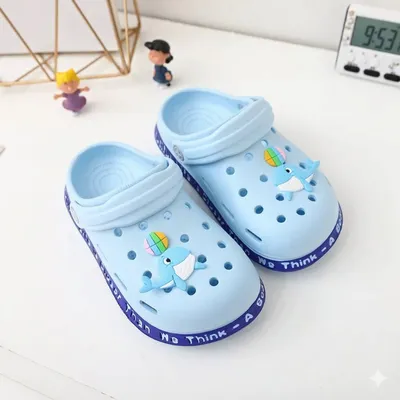 Kids' Lightweight Whale Charm Clog Sandals – Non-Slip Water Shoes
