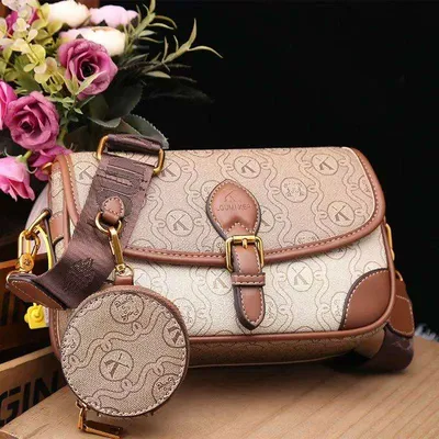  Fashionable Single Shoulder Bag 