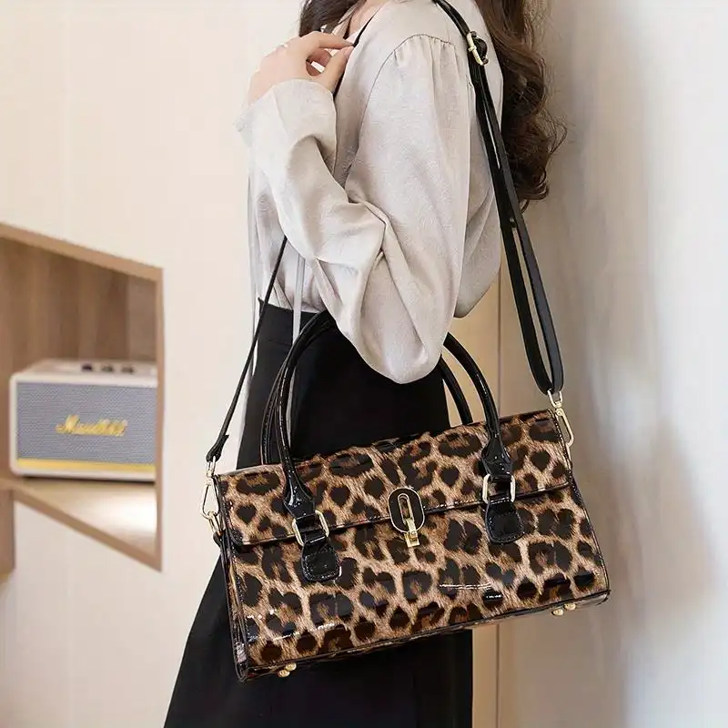  Leopard Print Pattern Crossbody Bag