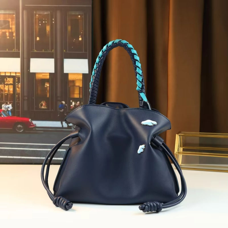 New Niche and Trendy Bucket Bag